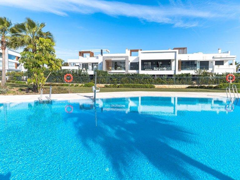 Apartment for Sale in New Golden Mile, Malaga 1