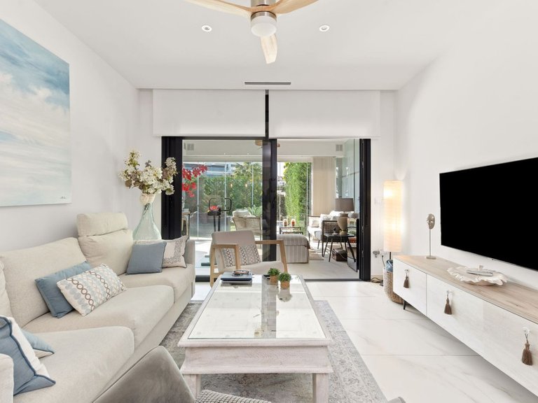 Apartment for Sale in New Golden Mile, Malaga 10