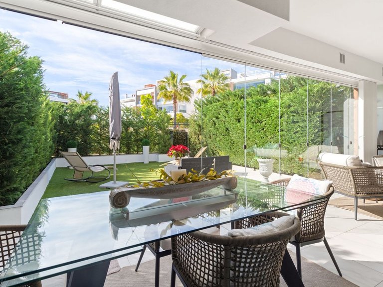 Apartment for Sale in New Golden Mile, Malaga 2