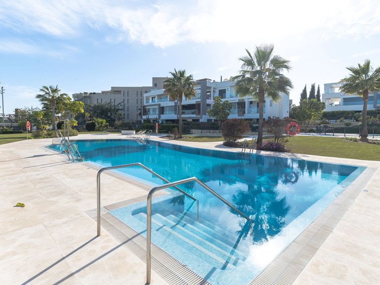 Apartment for Sale in New Golden Mile, Malaga 22