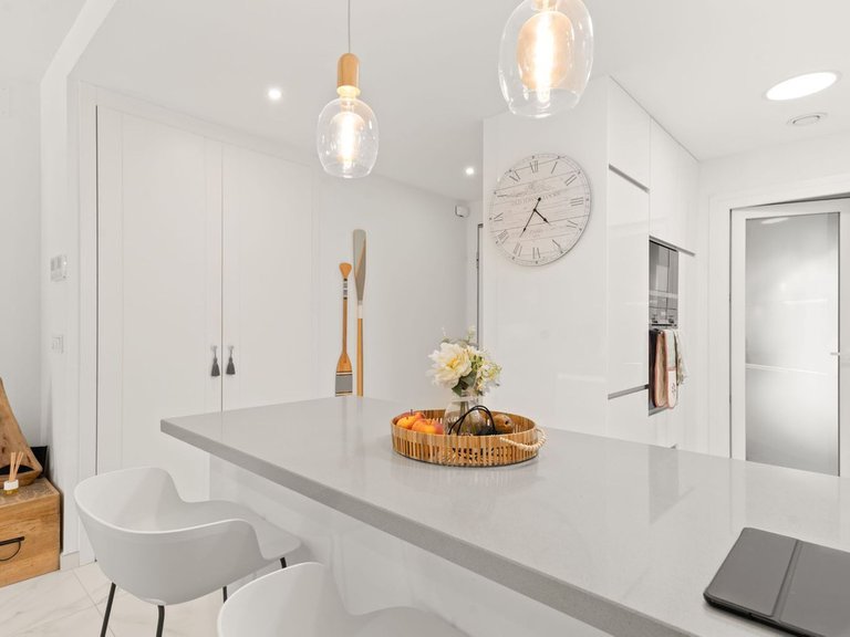Apartment for Sale in New Golden Mile, Malaga 6