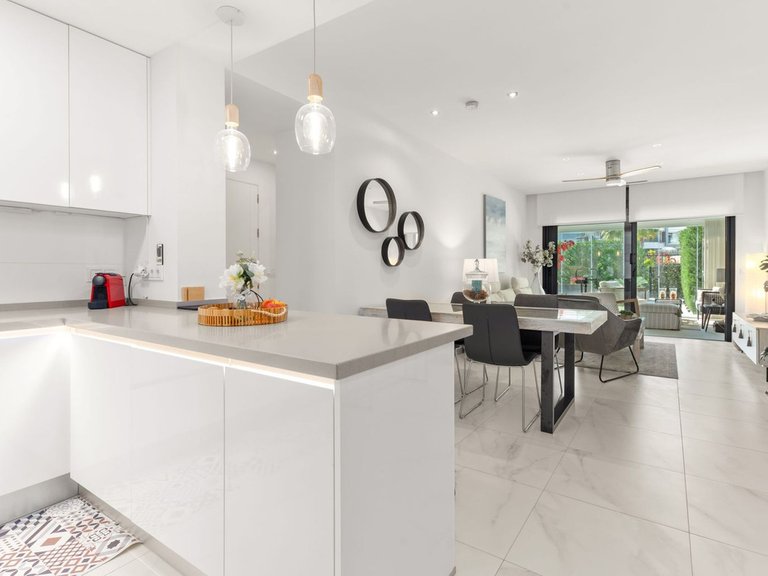 Apartment for Sale in New Golden Mile, Malaga 7