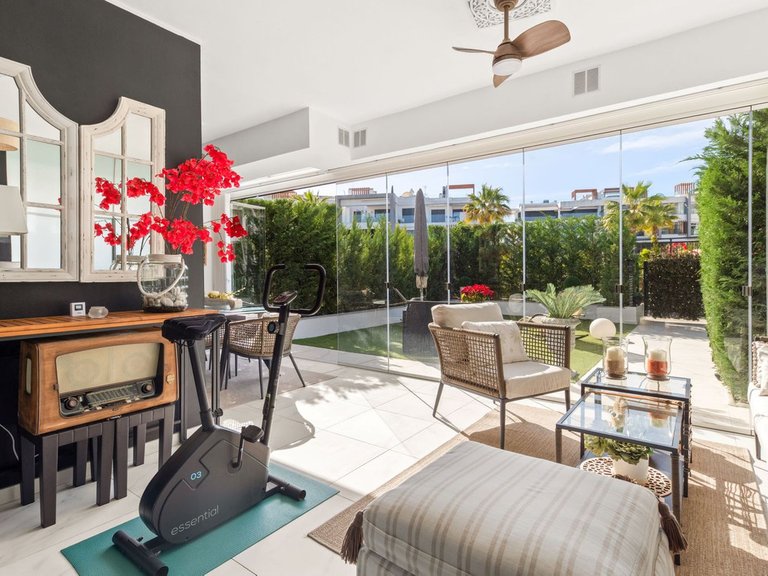 Apartment for Sale in New Golden Mile, Malaga 8
