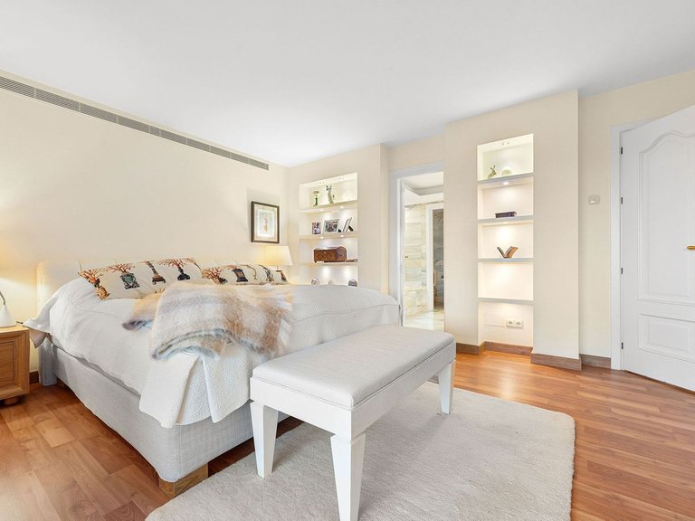 Villa for Sale in Nueva Andalucía, Malaga 21