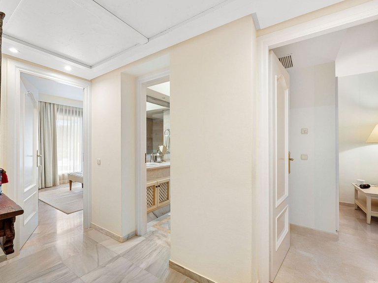 Villa for Sale in Nueva Andalucía, Malaga 24