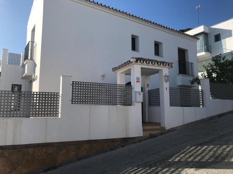 Villa for Sale in Benalmadena, Malaga 5