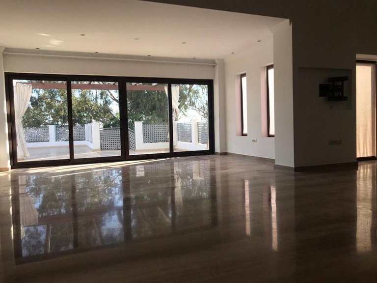 Villa for Sale in Benalmadena, Malaga 8