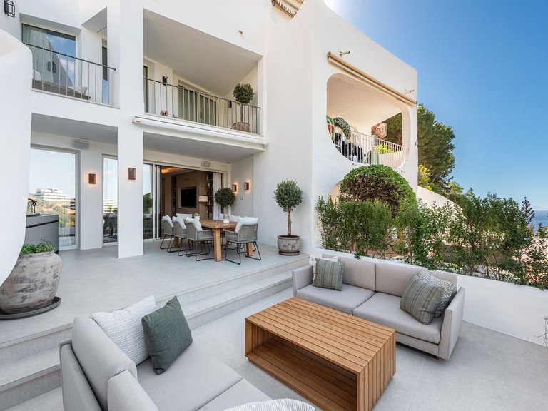 Villa for Sale in Altos De Los Monteros, Malaga 1