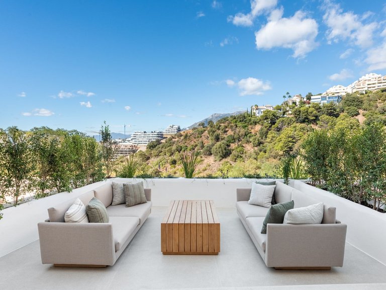 Villa for Sale in Altos De Los Monteros, Malaga 10