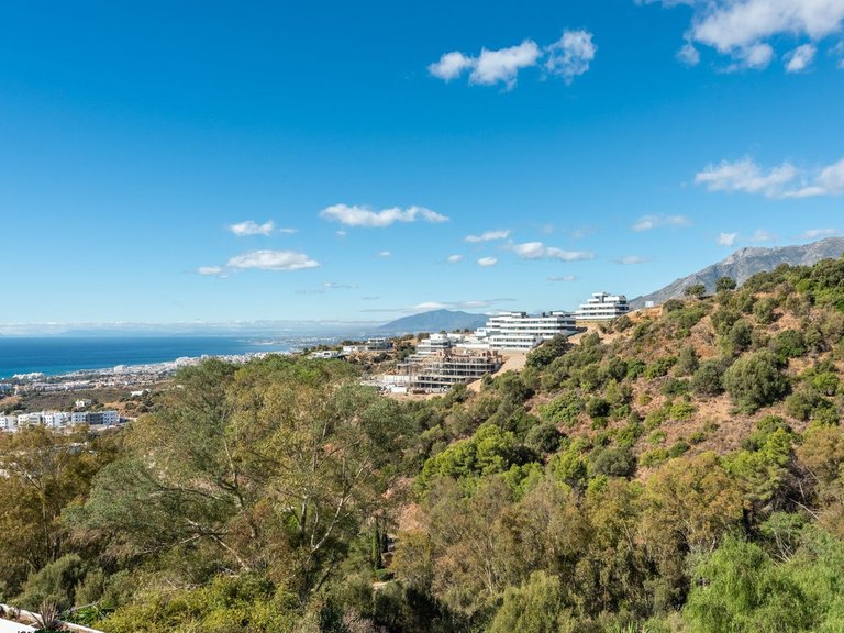 Villa for Sale in Altos De Los Monteros, Malaga 11