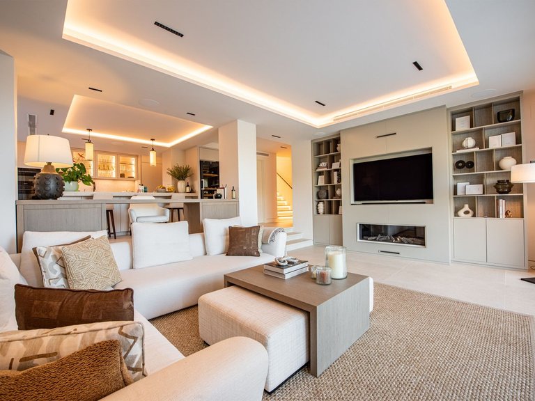 Villa for Sale in Altos De Los Monteros, Malaga 2