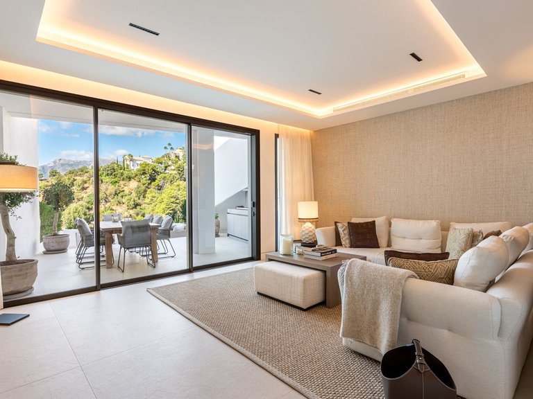 Villa for Sale in Altos De Los Monteros, Malaga 4