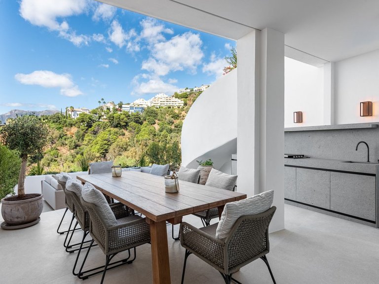 Villa for Sale in Altos De Los Monteros, Malaga 8