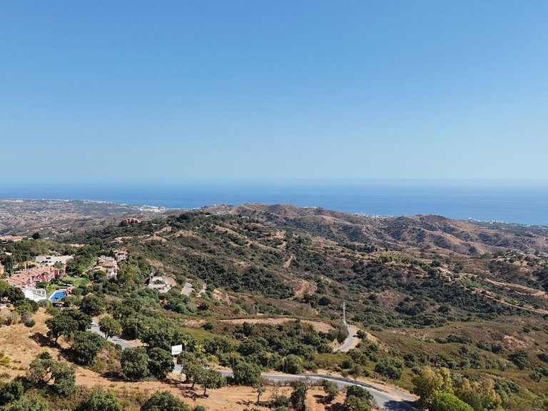 Plot for Sale in La Mairena, Malaga 1