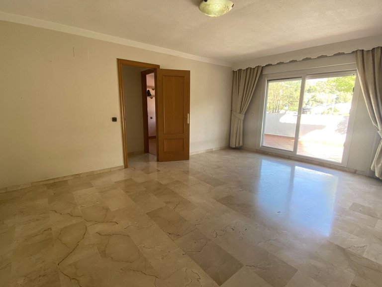 Apartment for Sale in Costa del Sol, Benahavís, Malaga 7