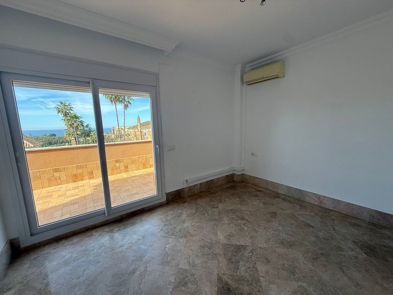 Villa for Sale in Marbella, Malaga 14