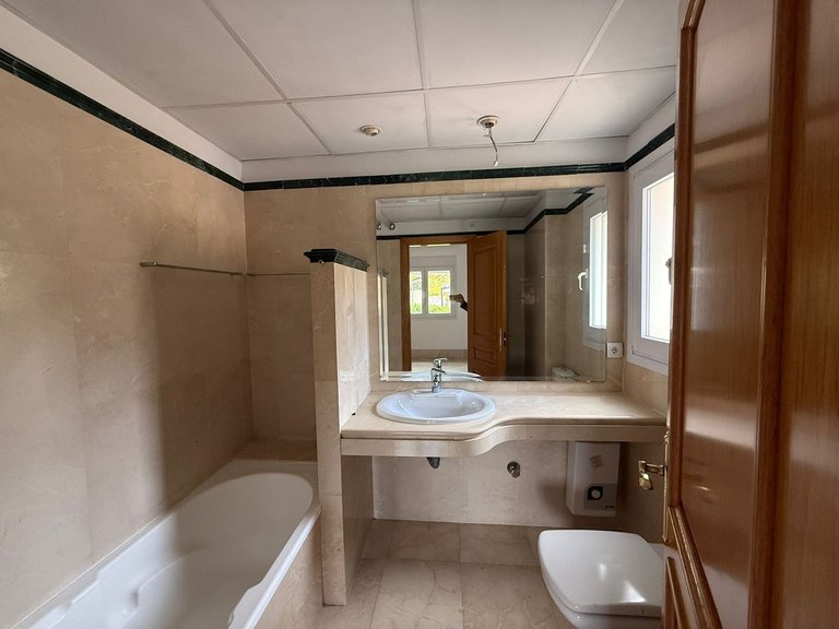 Town House for Sale in Marbella, Malaga 19