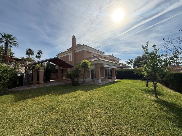 Villa for Sale in Marbella, Malaga 23