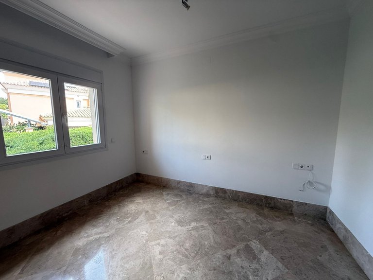 Villa for Sale in Marbella, Malaga 9
