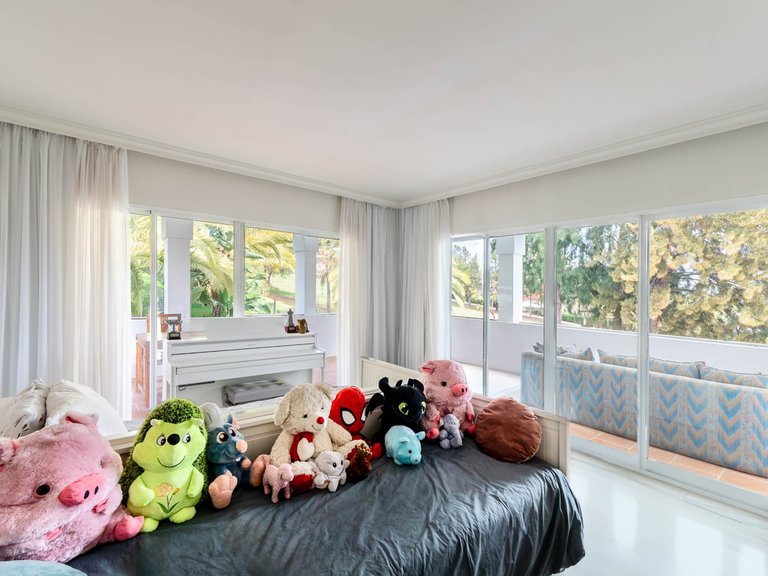 Villa for Sale in La Quinta, Malaga 14