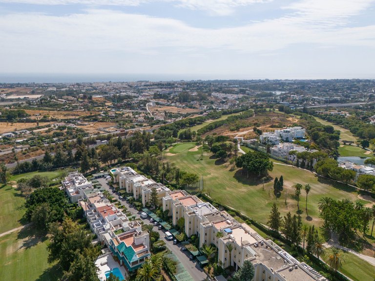 Villa for Sale in La Quinta, Malaga 24