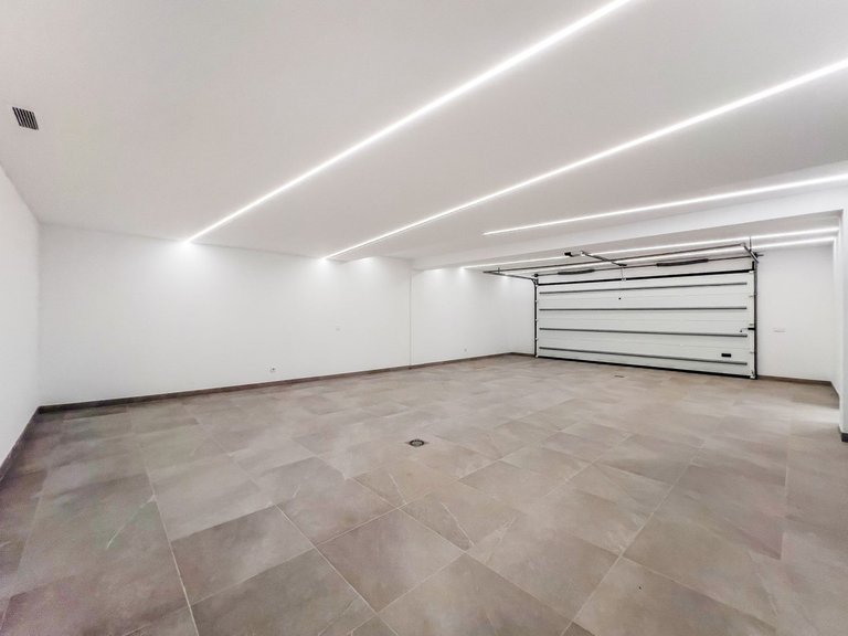 Villa for Sale in The Golden Mile, Malaga 29