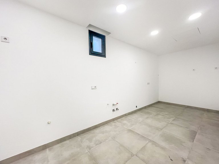 Villa for Sale in The Golden Mile, Malaga 41