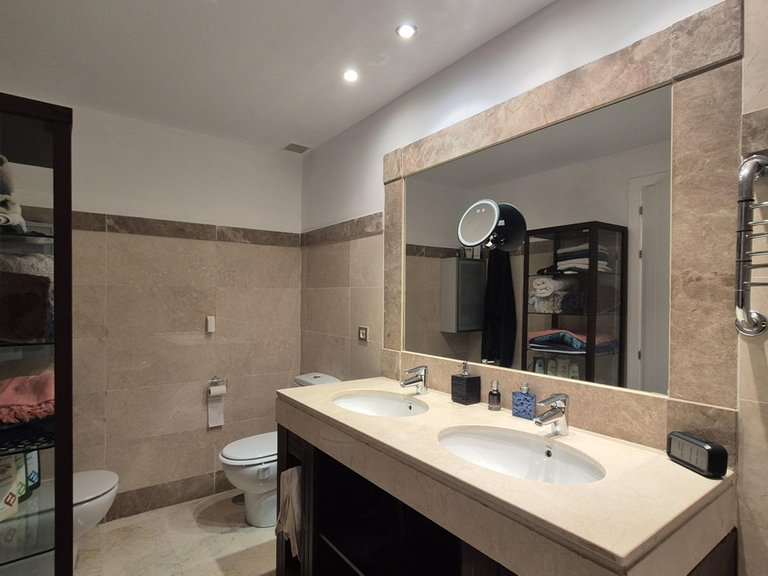 Apartment for Sale in Los Flamingos, Malaga 16