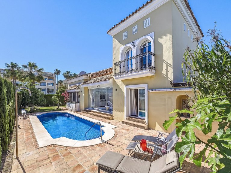 Villa for Sale in Bahía De Marbella, Malaga 2