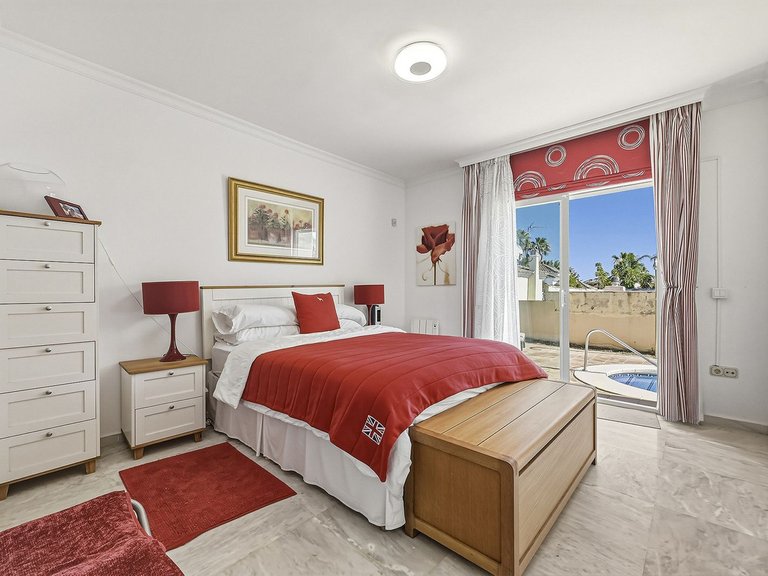 Villa for Sale in Bahía De Marbella, Malaga 24
