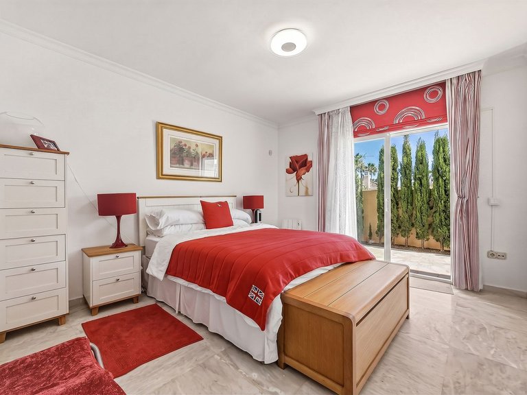 Villa for Sale in Bahía De Marbella, Malaga 25