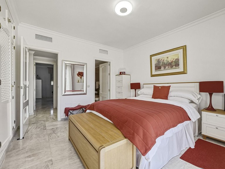 Villa for Sale in Bahía De Marbella, Malaga 26