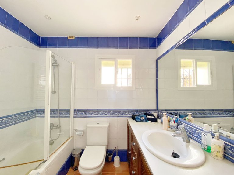 Villa for Sale in Marbella, Malaga 16