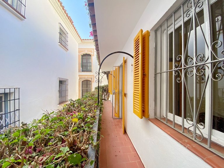 Villa for Sale in Marbella, Malaga 8