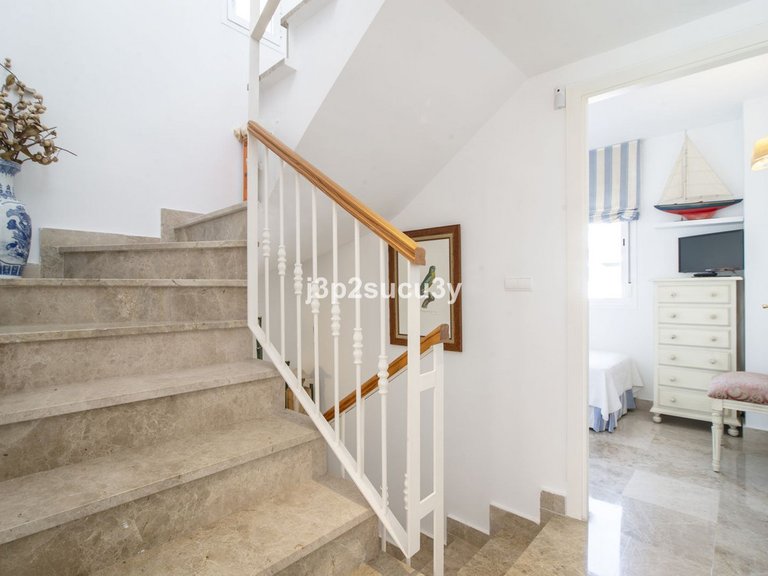 Villa for Sale in Nueva Andalucía, Malaga 17
