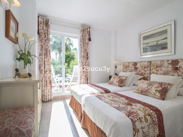 Villa for Sale in Nueva Andalucía, Malaga 25