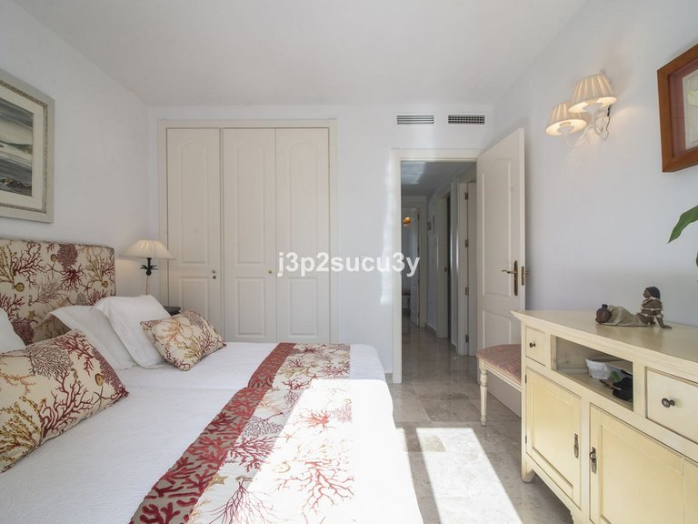 Villa for Sale in Nueva Andalucía, Malaga 26