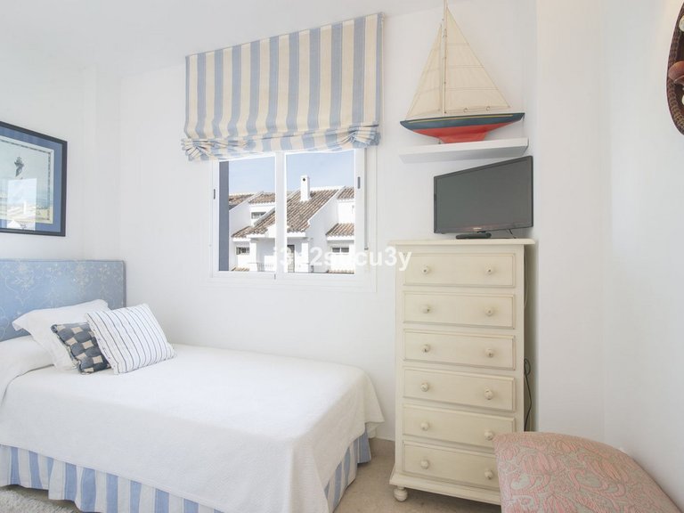 Villa for Sale in Nueva Andalucía, Malaga 28