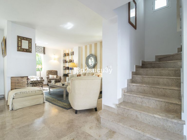 Villa for Sale in Nueva Andalucía, Malaga 3