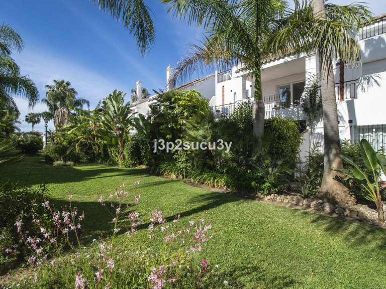 Villa for Sale in Nueva Andalucía, Malaga 37