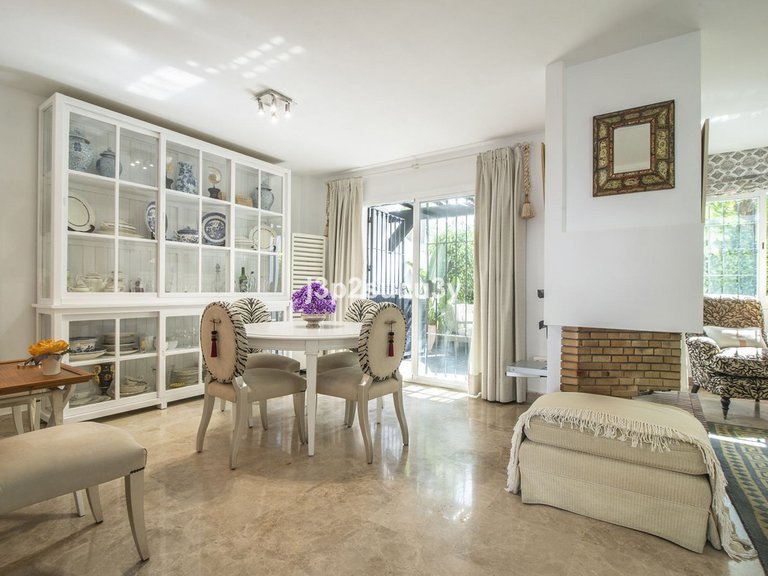 Villa for Sale in Nueva Andalucía, Malaga 5