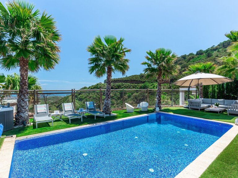 Villa for Sale in Benahavís, Malaga 2
