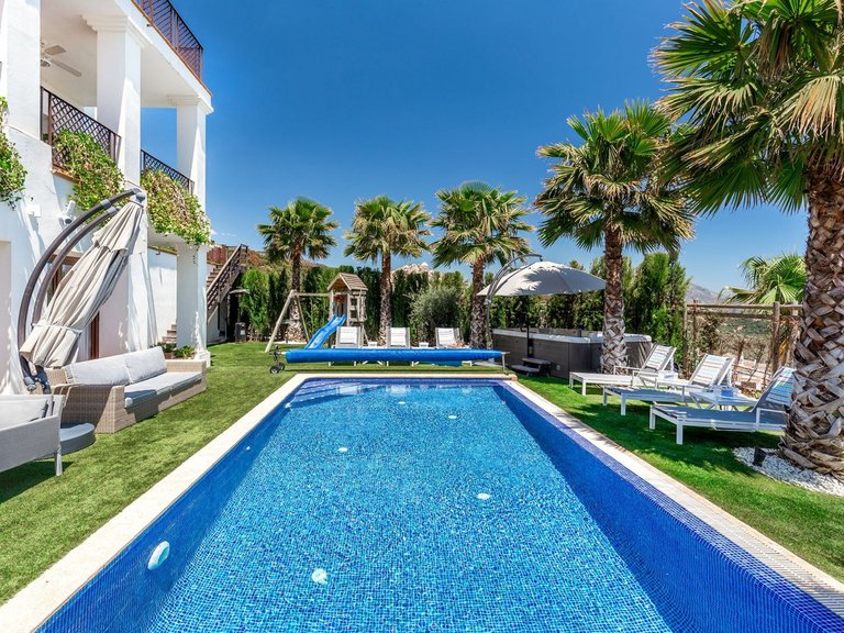 Villa for Sale in Benahavís, Malaga 4