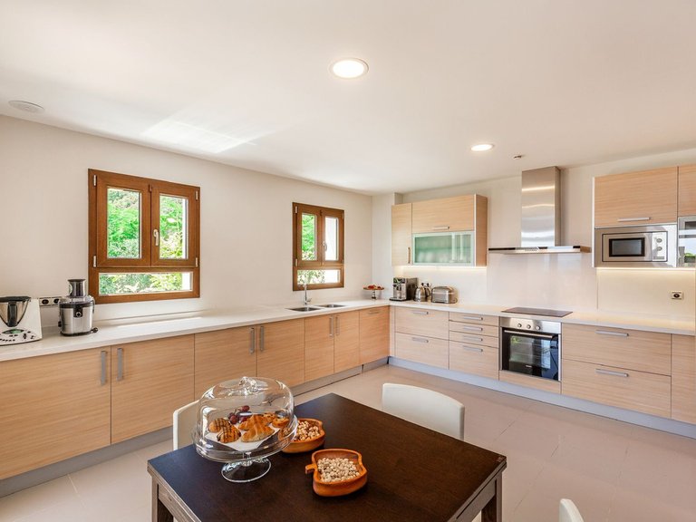 Villa for Sale in Benahavís, Malaga 5