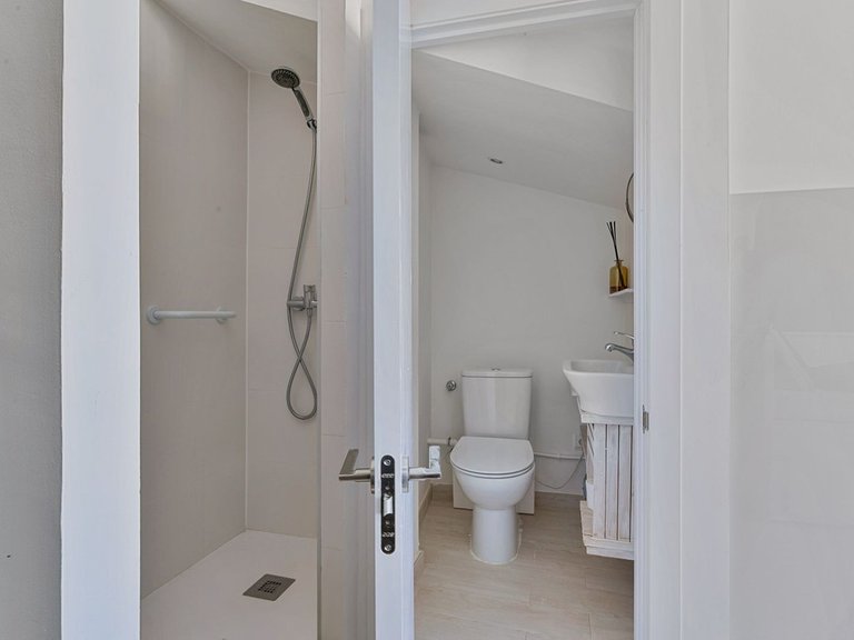 Apartment for Sale in Arroyo De La Miel, Malaga 19