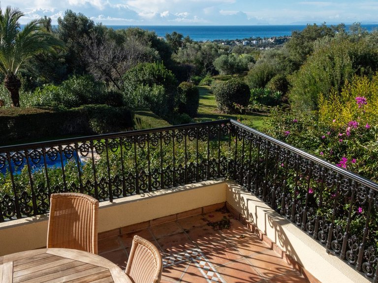 Villa for Sale in El Rosario, Malaga 1