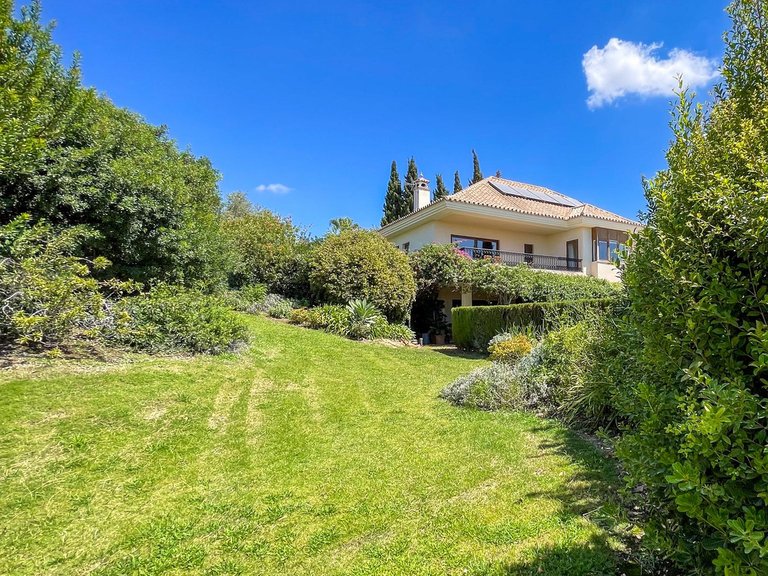 Villa for Sale in El Rosario, Malaga 2