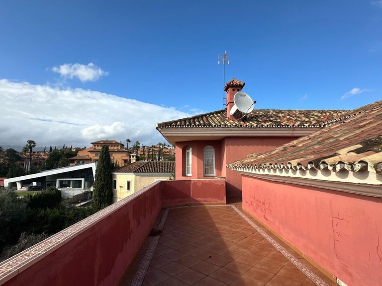Villa for Sale in New Golden Mile, Malaga 21