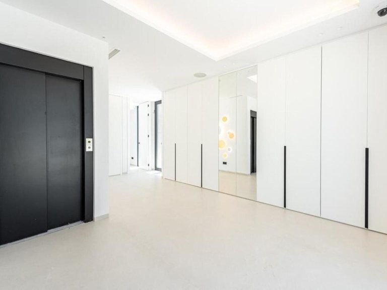 Villa for Sale in Benahavís, Malaga 16