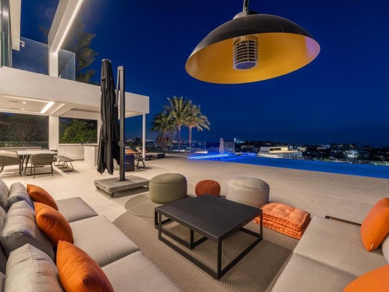 Villa for Sale in Benahavís, Malaga 28